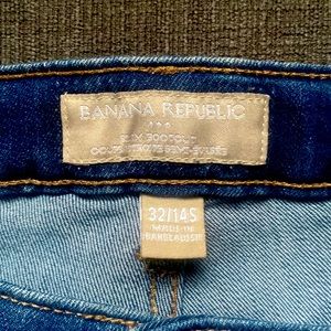 Banana Republic slim boot up, dark wash